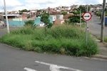 Rotatória fica entre as ruas Benjamin Constant e da Glória