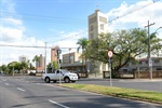 Prefeitura abriu canteiro central entra a avenida Independência e rua Samuel Neves