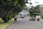 Ônibus que serve o Kobayat Líbano não desce até o final da rua Alberto Meme