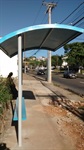 Ary Pedroso indica reparos de calçada em ponto de ônibus da Dr. Paulo
