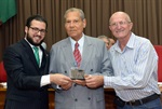 Matheus Erler e Camolesi prestam homenagem ao ex-vereador Milton Nascimento, da legislatura 1973-1976