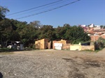 Moradores da Vila Cristina reclamam do mau cheiro e sujeira em córrego