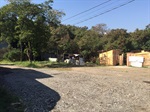 Moradores da Vila Cristina reclamam do mau cheiro e sujeira em córrego