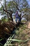 Aqui outra preocupação: água parada. Local perfeito para a proliferação do mosquito aedes aegypti