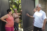 Aproveitou para conversar com moradores