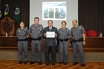 José Aparecido Longatto recebe homenagem na solenidade do Policial do Mês