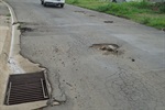 Ele solicitou tapa-buracos em frente ao número 4 da rua Santo Trevisan