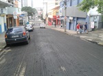 Rua estava com ondulações e borrachudos