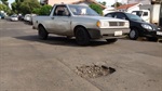 Buracos  na avenida João Teodoro