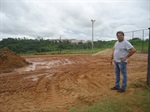Vereador Chico Almeida durante visita a bairros 