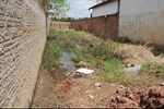 Terreno acumula água da chuva