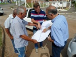 Arthur Ribeiro apresenta ao vereador projeto de recapeamento da rua Cupuaçú, no Boa Esperança