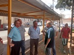 Gilmar Rotta visita, com Gabriel Ferrato, a praça Takaki, na Paulista