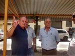 Gilmar Rotta visita, com Gabriel Ferrato, a praça Takaki, na Paulista