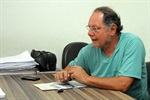 Longatto explicando a preocupação dos moradores