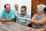 Vereador Longatto na companhia dos moradores