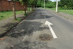 Vereador pede operação tapa-buracos em ruas do bairro Parque 1º de Maio