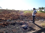 Terreno é aberto e tem recebido entulho e lixo