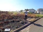 Falta calçada em área da rua Antônio Carlos Negrisiolo