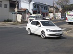Cruzamento traz insegurança aos condutores e pedestres