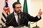 Matheus Erler defende melhoramentos aos moradores do Colina Verde