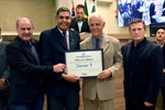 Entrega de homenagem aconteceu nesta quinta-feira
