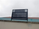 Parlamentar constatou que há goteira em escola municipal