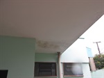 Parlamentar constatou que há goteira em escola municipal