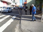 O asfalto baixo trouxe incômodo aos clientes do posto