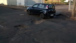 Moradores da Vila reclamam dos inúmeros buracos, constata Ary Pedroso
