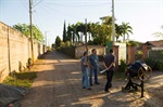 Vereador e assessor ouvem as demandas dos moradores