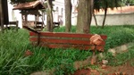 Situação é de descaso na praça ao redor da escola "Morais Barros"