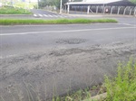 Moradores reclamam das péssimas condições da avenida Rio das Pedras