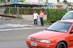 Parlamentares na avenida Pio Sbrissa, no início do Jardim Planalto