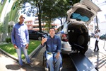 André Bandeira confere implantação do Taxi Acessível Adaptado
