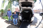 André Bandeira confere implantação do Taxi Acessível Adaptado