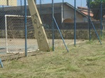 Sedema realiza corte de mato e limpeza em complexo esportivo