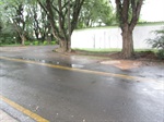 Antes o buraco tomava conta de toda a faixa no sentido bairro