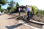 Secretário de Obras acompanha Dirceu Alves no bairro Lago Azul