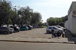 Estacionamento UPA e comércio local.