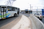 Mureta de proteção construída entre a rua Nilo Peçanha e avenida Corcovado