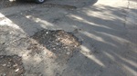 Camada asfáltica de várias ruas do Morumbi precisa de reparos