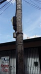 Poste de madeira que estava com risco eminente de queda