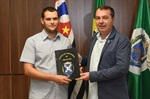 Biólogo do Semae, Felipe Gasparotto recebeu homenagem de Abdala