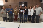As carteiras de identificação de ostomizados definitivas foram entregues aos presentes