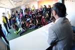 Pedro Kawai conversa com crianças do projeto social da Hyundai 