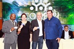 Martim, Patrícia e Vanderlei Zampaulo, ao lao do novo presidente do Conespi, Juca