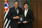 Paulo Campos entregou voto de congratulações ao advogado trabalhista Rafael Menezes Pilon