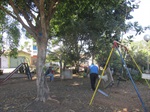 Ação da Sedema na praça do bairro Santa Ignês