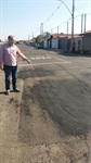 Maestro Jonson confere trabalho da secretaria de Obras